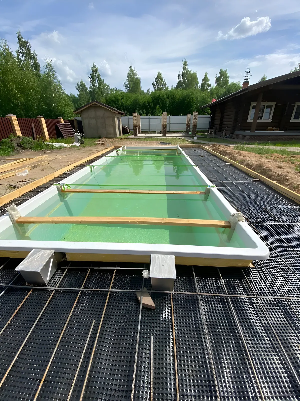 Laguna 9 — вечернее освещение в Ставрополе